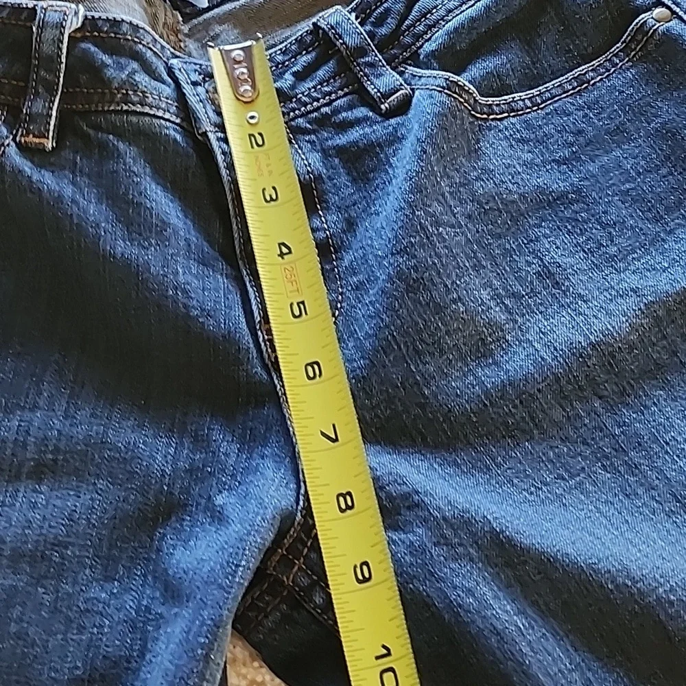 CAbi Slim Straight Leg Jean Size 8, Like New - Picture 6 of 10